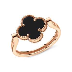 Золотое кольцо с ониксом природным