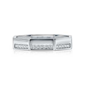 Кольцо из платины с бриллиантами природными